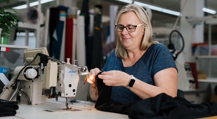 Berta aus dem Reparaturservice | Löffler Sportswear