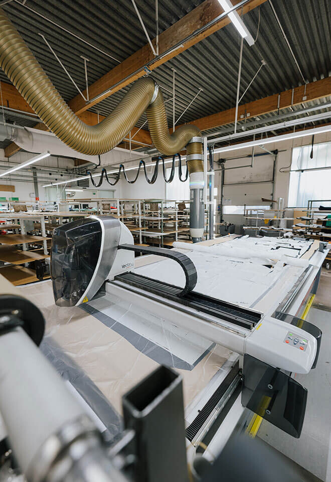 Cutter Maschine | Die Produktion | Löffler Sportswear